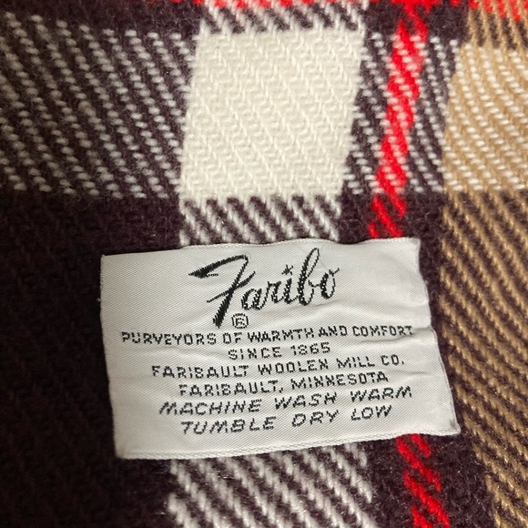 Faribo throw or Shaw Ruana - Picture 10 of 10